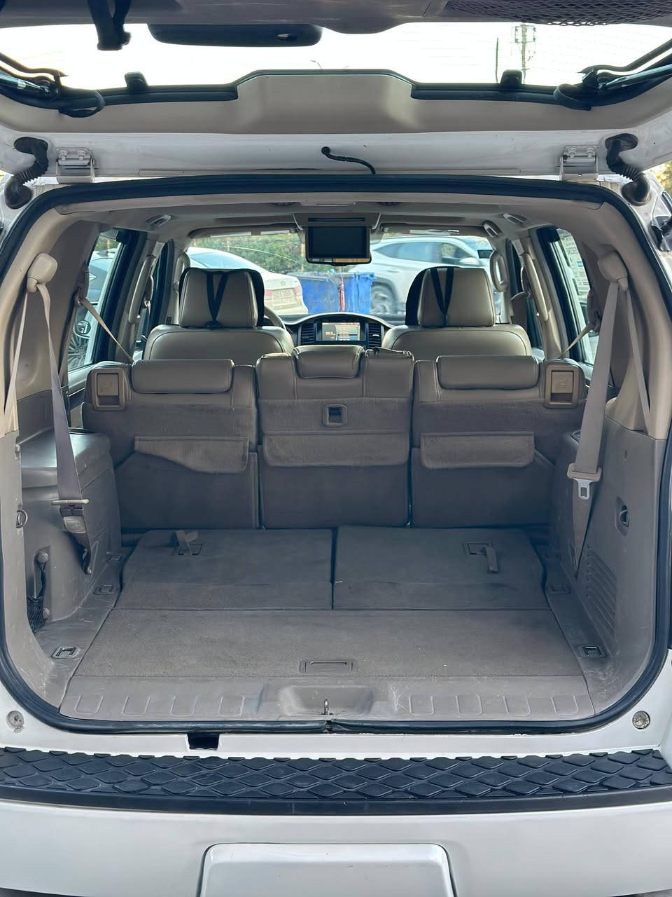 السلام عليكم 
نيسان باثفندر ٢٠٠٩ خليجي لون ابيض للبيع فقط ١٢٠ $ 
- محرك ٦ - ٤٠٠٠  خير من الله 
- منظومة غاز مكان الاسبير انسى الصرف 
- تبريد ثلج قطعتين 
- كشنات تدفئة او تحكم كهرباء 
- شاشة تحكم دشبول او كامرا خلفية بلادي 
- شاشة وسطية بالقمارة عرض cd 
- مري جانبية قلاب عندة الرجوع إلى الخلف 
- سلايد مع دمام صوت السماعات بلادي 
- بصمة أبواب وبصمة تشغيل بلادي 
_ رقم بغداد انكليزي سنوية مجددة ل ٢٠٣٠ باسمي تحويل مباشر 
- بدون صبغ فقط الدعاميات مصبوغة للجمالية 
- مكان السيارة بغداد / بغداد الجديدة  
اتصال او واتساب على رقم الهاتف ***********
