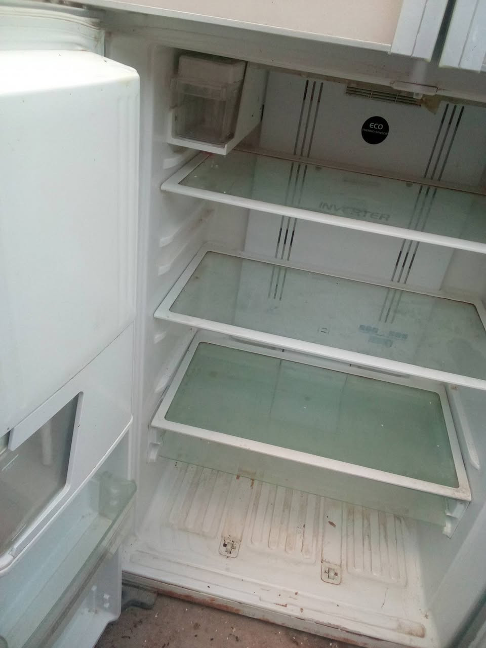 ثلاجه نضيفه مستعمله المطور شغال بس الخريطه عطلانه الطول 180 ولعرض 87 السعر 200


**إذا كنت صاحب هذا الإعلان وتريد حذفه لأي سبب، رجاءا أرسل رسالة إلى الدعم الفني**