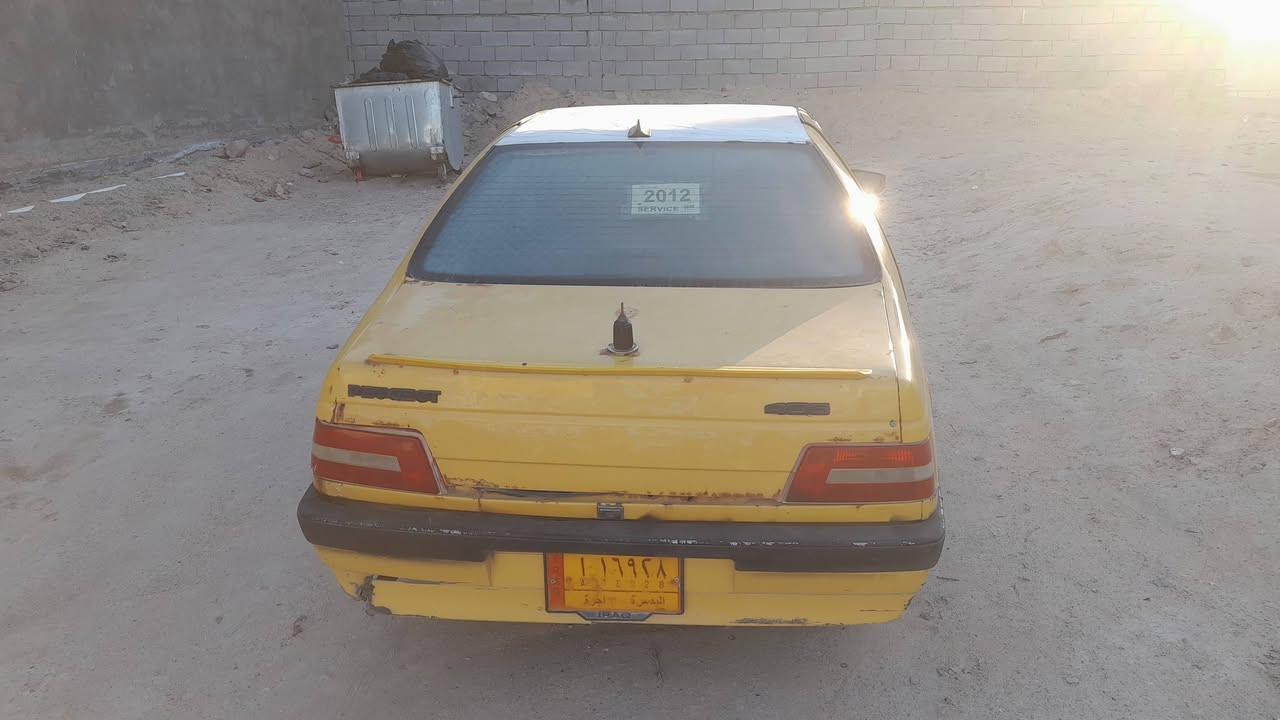 سلام عليكم سياره بيجو 405 للبيع
السعر مليون ونص وبيه مجال محرك توه بادي بيه خيط 
كير يخبل عينه صينه السياره حلوه جاهزه سلف جديد باتري اليوم شديته جديد السياره يراد ترتيب اي استفسار اتصل وتدلل العنوان البصره الزبير 
***********
