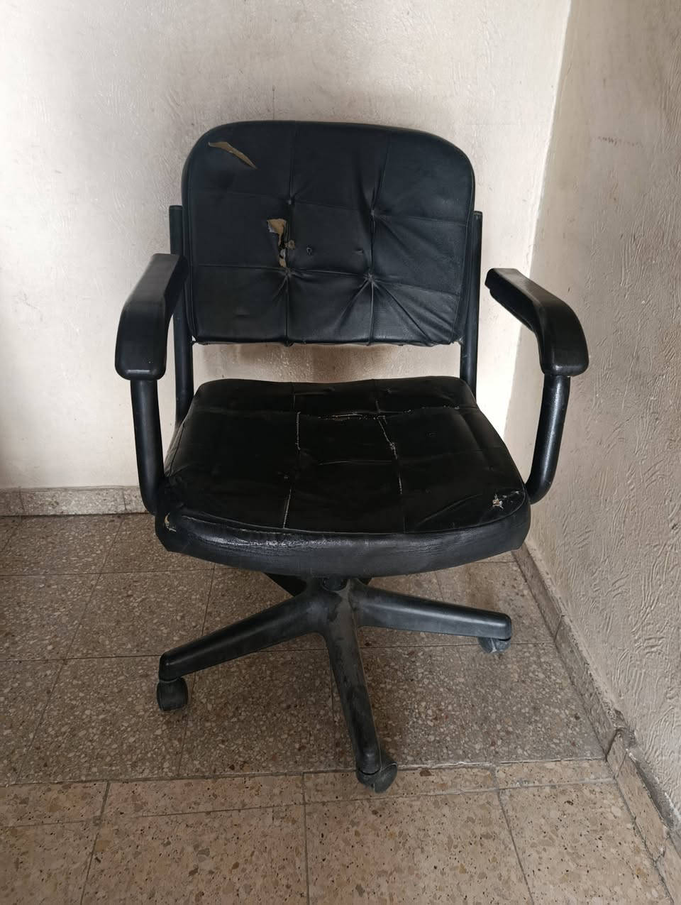 كرسي للبيع 
للتواصل 0567747198


**إذا كنت صاحب هذا الإعلان وتريد حذفه لأي سبب، رجاءا أرسل رسالة إلى الدعم الفني**