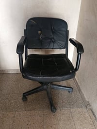 كرسي • مكتبي