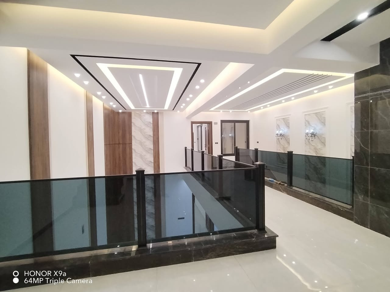 دار حديث للبيع ٢٤٠م حي الأمير يرهم مراوس بيت فول طابقين ٤غرف نوم سويت صاله استقبال شغل وتصيمم راقي جدا تفاصيل أكثر تصال ***********احمد الحجيمي او مراجعه مكتب ابو صلاح للعقار حي الزهراء مقابل القنصلية التركيه
