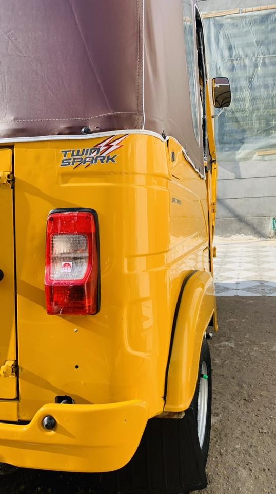 السلام عليكم تكتك موديل 23زيرو اوراق تحويل وصل خالد وصادق مكان بابل الهاشميه تكتك كفاله عامه ***********
