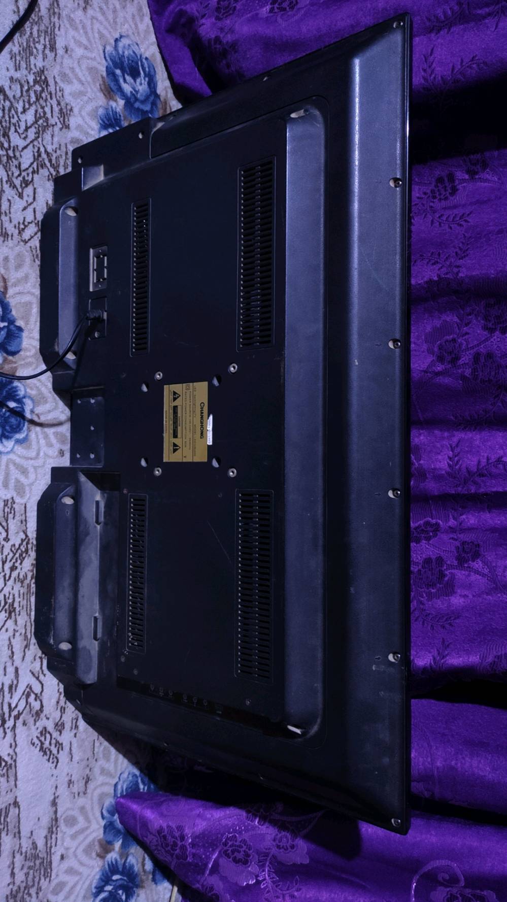 سلام عليكم 
XBOX360 للبيع
يحتوي على 30 لعبة
جوستك واحد
+ مع بلازمة حجم 32 ( هدية) 