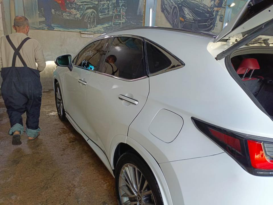 لكزز nx 350هايبرد اعلى موصفات موديل ٢٤رقم بغداد خليجي مصبوغة حزام  ‭٠٧٧٦ ٥٧٧ ٠١٨٦‬
