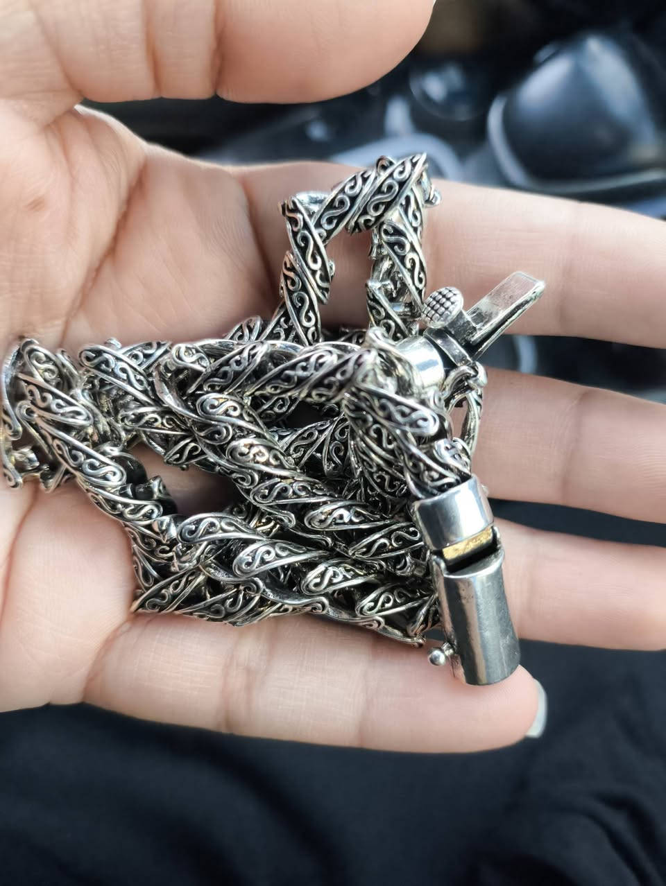 الوزن 96 غرام فضه 
مختوم يجنن على سعر ابيع


**إذا كنت صاحب هذا الإعلان وتريد حذفه لأي سبب، رجاءا أرسل رسالة إلى الدعم الفني**