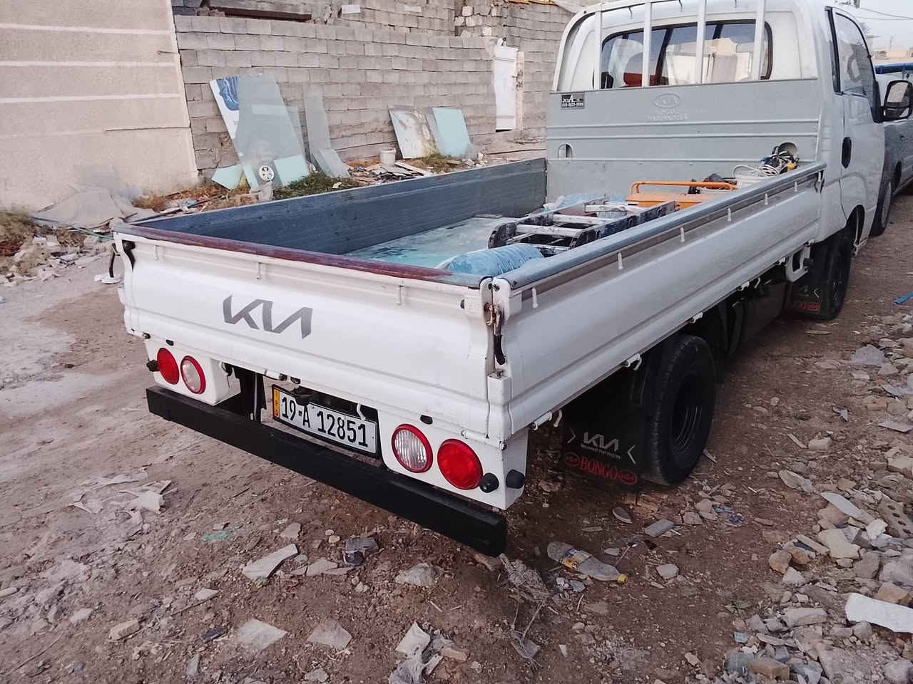 السلام عليكم كيا 2015رقم كربلاء انكليزي بسمي بيها باب مدل  السعر 97 وبيها مجال بصيط  *********** مكلف بالنشر العنوان بغداد البياع
