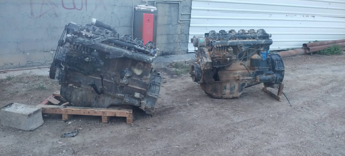 السلام عليكم
محركات سكانيا بومه عدد 2 واحد صار 
والثاني مجفت بس يراد ينشغلن الكورات


**إذا كنت صاحب هذا الإعلان وتريد حذفه لأي سبب، رجاءا أرسل رسالة إلى الدعم الفني**