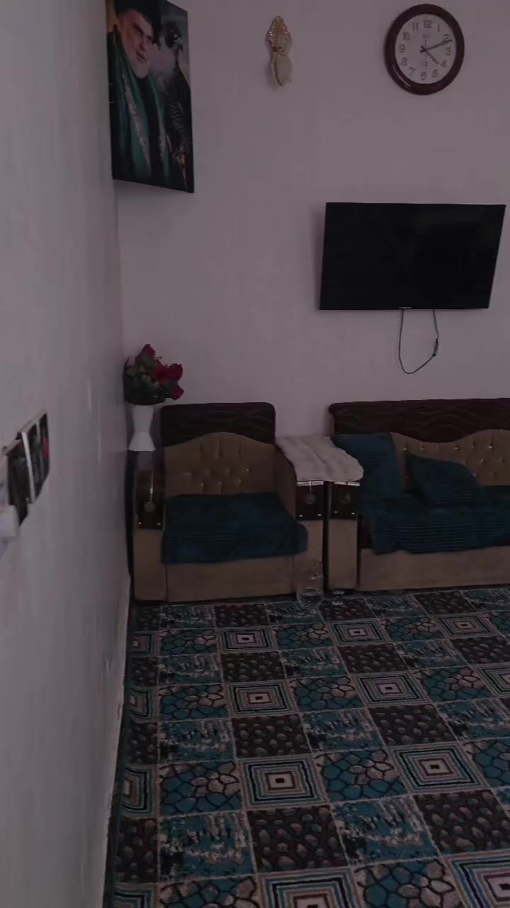 Oيالله سلام عليكم دار 🏡البيع🧭موقع يبعد عن الحولي 70مترقريب الشبانات 🗺ممتاز جداً💥بناء حديث افضل 🧱مواد البناء🏗 طرق حديثه🏗 مثث البيت يحتوي على غرفتين🛏 نوم وصاله🛋 ومطبخ واستقبال🧯 حمامات🚽 داخليه🛁 خارجيه سياراميك الجدار الرضيه بورسلين توزيع نقاط👌 كهربائي بشكل الحديث خراطيم الماء كهربائي ٢٤ 👍ساعه شتاء صيف معه مولد ٣٠ مبير تشتغل عند إطفاء الكهرباء🔌💡 معه منظومة كامرات📷 الخدمات مدارس🏢 البنات والد مستوصف🏥 قريب على شارع العام يبعد عن للأمام k4قريب مشايه بطريقه مشي١٥دقيقه الصحن مستشفى 🏥 ٣كليومتر مدينه العاب 🎶٧دقايق 🚶‍♀️ سعر مناسب جداً يرهم مقدمه وباقي دفعات***********
