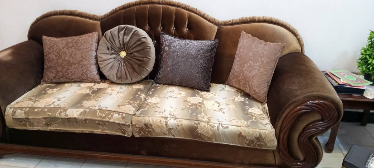 تخم نظيف  كامل للبيع .عشر مقاعد 
الأعظمية


**إذا كنت صاحب هذا الإعلان وتريد حذفه لأي سبب، رجاءا أرسل رسالة إلى الدعم الفني**