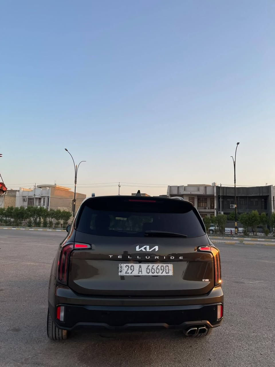 🧿🧿🧿 يرجى قراءة الاعلان بشكل كامل 🧿🧿🧿
2024 KIA TELLURIDE ..   X line  ..

           👈🏻👈🏻👈🏻 كيا / تلورايد / بانزين 👉🏻♦️ رقم شاصي السيارة موجود من ضمن الاعلان ♦️ 

            📹 مقطع فيديو تفصيلي عن السيارة 📹 

موديل :- 2024 
لون :- زيتوني       
قوة المحرك :- 3.8 بانزين GDi
عداد المسافات :- 27987 mi      
عدد المقاعد :- 7 مقاعد 
فئة السيارة :- Xline

     

♦️ شاشة نفكيشن 
♦️ تحكم مسجل 
♦️ تحكم سرعة 
♦️ رادار امامي 
♦️ حساسات 360 درجة 
♦️ حساس تحديد مسار 
♦️ اوامر صوتية 
♦️ لايت زنون 
♦️ كشاف امامي 
♦️ فتحة سقف 
♦️ مقاعد جلد مشمشي 
♦️ مقاعد تدفئة تبريد 
♦️ مقاعد كهربائية  
♦️ شاحن وايرلس
♦️ هاند بريك بصمة 
♦️ اوتو بارك 
♦️ دفع رباعي 
♦️ اوتو هولد 
♦️ مثبت سرعة 
♦️ مانع تزحلق 
♦️ صندوق كهربائي 
♦️ اشارة جانبية 
♦️ مرايات كهربائية 
♦️ مقاعد خزن ميموري 
♦️ تبريد خلفي منفصل 
♦️ نظام نقطة عميا
((إن أرضيناك فتحدث عنا، وإن لم نرضك فتحدث إلينا))
*********** //
