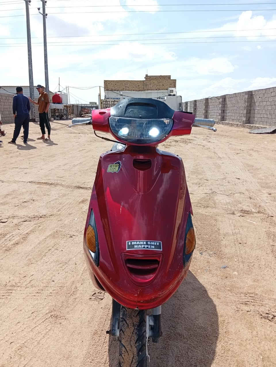 سلام عليكم
دراجه فراشه فحل
للبيع
مكفوله مكينه مامفتوحه 
كهربائيات كله شغاله 

العنوان النجف الحيدرية 

السعر 350 وبيه مجال

***********
