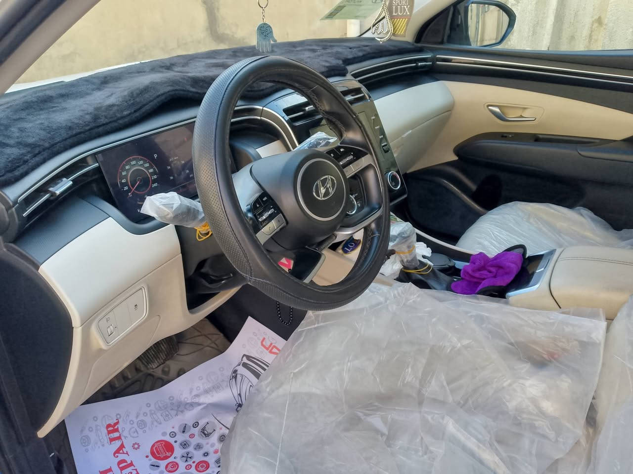 السلام عليكم ورحمه الله من رخصه الادمن توسان موديل 24 خليجي وكاله كفاله عامه عده البند بيه طخه صغيره معمر ومامصبوغ مامصبوغ للتويضح  السياره ماشيه 33الف باسمي السياره تحويل ثاني سياره مواصفات فول عده  الفتحه تحكم جهتين تبريد قطعتين داخل ابيض كشنات ابيض اشاير مري شفط المري كهرباىي اشاره ترحيب بصمه ابواب تشغيل عن بعد مكينه 2000 صندوق بصمه جام اربع ابواب كهرباء رادارد امامي خلفية كامره دوراه بردات خلفيه بلادي شاشه جبيره ايباد السياره رقم جديد انكليزي هزه جديده السياره بغداد الامين السعره 220وبيها مجال***********
