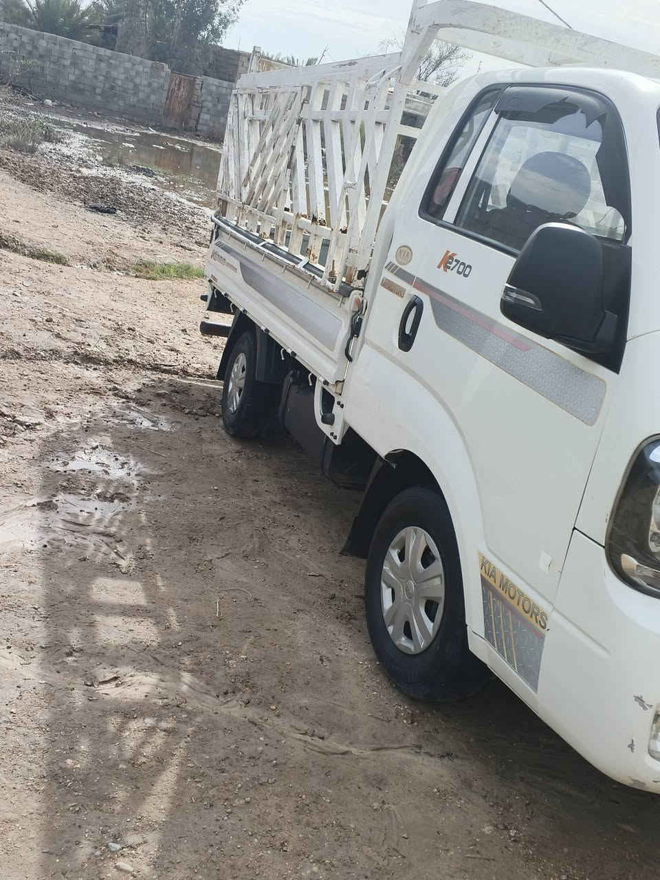 كيا حمل موديل 2020 شكل جديد مكفوله كفاله عام رقم بغداد بدون تنقيص شاصي جديد سبير شركه داخل سياره جديد سعر 135 وبيها مجال  تبريد ثلج
رقم *********** لاستفسار
