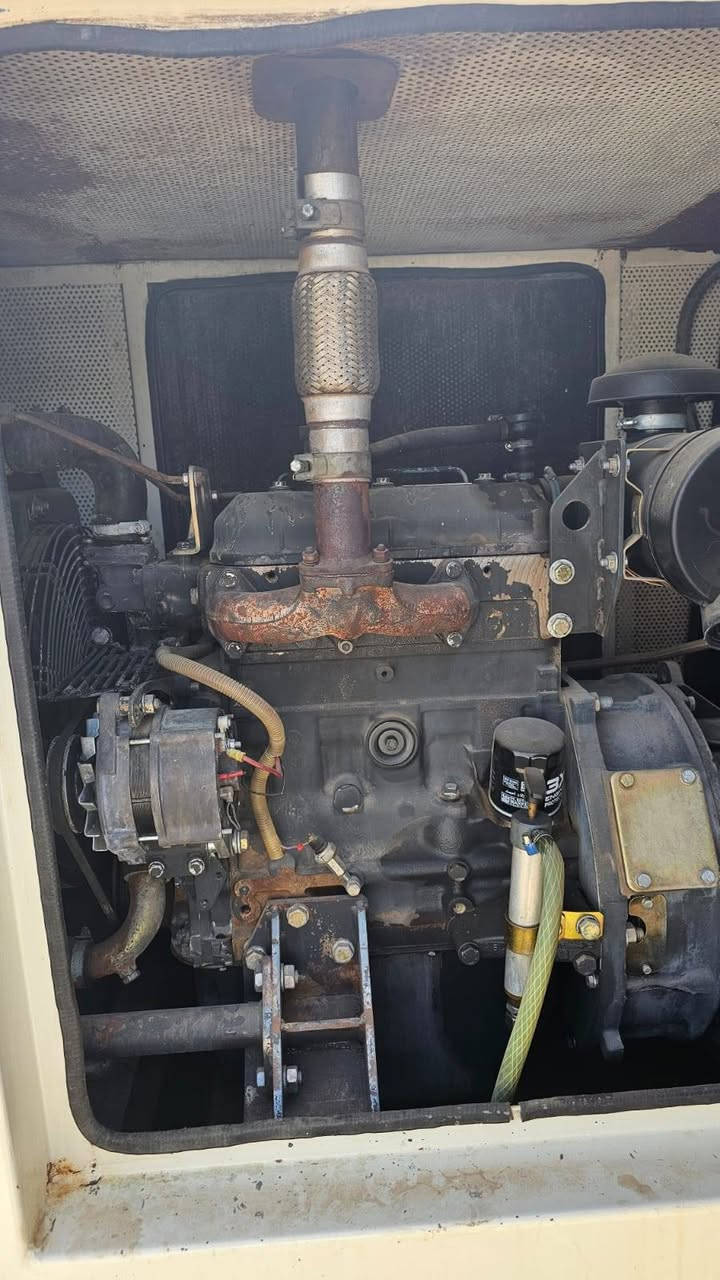 السلام عليكم 
مولد
30 كيفي 
نظافـة 99 %
كاتــم 100 %
رأس توليد انكليزي ستام فورد 
محرك إيطالي افيكو 3 بستم
كفالة محرك ورأس التوليد 
واسط ــــ الكوت
***********
