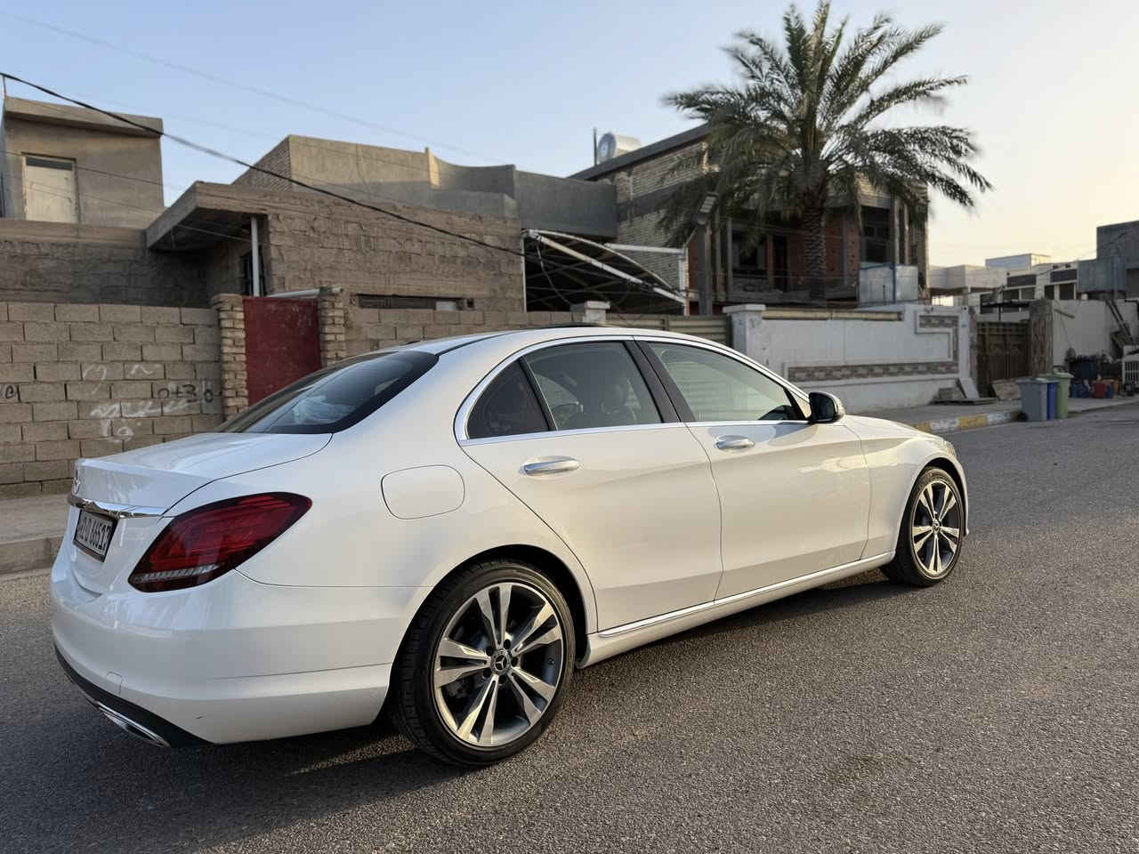 السلام عليكم
مرسيدس c300 2019 
للبيع فقط بدون مراوس
المواصفات :
. محرك 4 سلندر 2000 توربو 
. رادارات امامي
.حساسات امامي خلفي
. نقط عمياء
. لايت داينمك
. دخول ذكي
. كشنات جلد _ تدفئة
. شاشة جبيره
. كيجات دجتل
. فتحة سقف
وباقي المواصفات المعروفة
ارقام اربيل تحول مباشر 
السيارة كامله مكملة بدون نقص بدون مسجات
وارد امريكي الضرر تبديل جاملغ السكن بلادي بدون صبغ
واقل من ربع البنيد صبغ بدون ايرباك بدون دواخل
صور الضرر مرفقة وصور السونار موجوده 
مكان السيارة الفلوجة او المنصور 
سعر : 217 $ وبيها مجال
للإستفسار: ***********
***********
