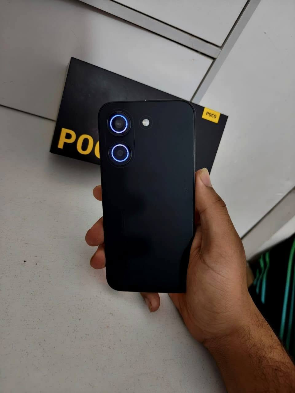 📱 إعلان بيع جهاز Poco X8 Pro (نسخة 256GB - وحش الـ 120 فريم)
السلام عليكم شباب، للبيع جهاز بوكو X8 برو (Poco X8 Pro) مستخدم لفترة قصيرة جداً وبحالة الوكالة. الجهاز يعتبر متكامل من ناحية الشاشة، الأداء، والالعاب.
⚙️ المواصفات الفنية الكاملة للجهاز:
الذاكرة والتخزين:
الذاكرة الداخلية 256 غيغابايت (مساحة كبيرة وسريعة جداً في نقل البيانات).
الرام قوية تضمن الك سلاسة تامة بالتنقل بين التطبيقات بدون أي تعليق.
الشاشة (تجربة خيالية):
تدعم معدل تحديث 120Hz يعني سلاسة فائقة بالتصفح والألعاب.
ميزة DC Dimming لحماية العين وتقليل الإجهاد بالاستخدام الليلي.
ألوان رهيبة وإضاءة قوية تحت الشمس.
المعالج والأداء (أقوى فئة):
معالج قوي جداً مخصص للأداء الثقيل والألعاب، يمنحك استقرار تام ومستحيل يحمى الجهاز.
يدعم 120 فريم (120 FPS) رسمي وبثبات عالي في لعبة PUBG Mobile.
البطارية وتاريخ الشراء:
صحة البطارية: 100% (بحالة الوكالة وأداء كامل).
تاريخ الشراء: تم الشراء في شهر مايس (مايو) 2026 (الاستخدام أسابيع قليلة فقط).
النظافة: الجهاز أخو الجديد، نظيف 100% بدون أي شخط أو زلغ، وبكامل ملحقاته الأصلية والكرتونة والشاحن السريع.


**إذا كنت صاحب هذا الإعلان وتريد حذفه لأي سبب، رجاءا أرسل رسالة إلى الدعم الفني**