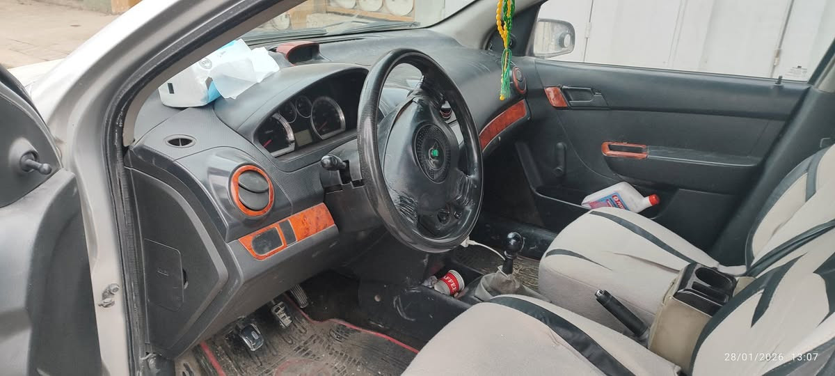 افيو كوري 2007
كير عادي 
مصبوغة حزام 
محرك بداية نفخ 
شرط التحويل 
رقم اربيل مسطره
طخم تايات جديد

 السعر 55 وبيها مجال. مكاني موصل ايسر 
***********
***********
