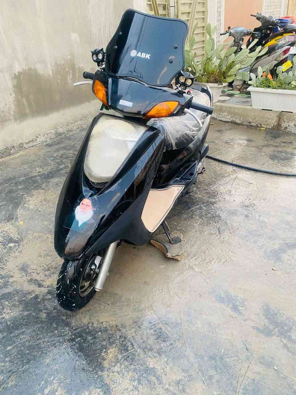 سلام عليكم بريز كابريتر صارله ٤ أشهر من نزلتهه رمبه بعدهي بجيس دراجه خير من الله تجي تفحص. شلعه معدل فول كلجات رياضيه RK  مابيه اي ضرر كلشي شغالا
للاستفسار راسلني واتساب***********
  للبيع او مراوس شعندك نزل بالتعليق ب٦٥٠ وبيهه مجال حك جيه بغداد حي اور
