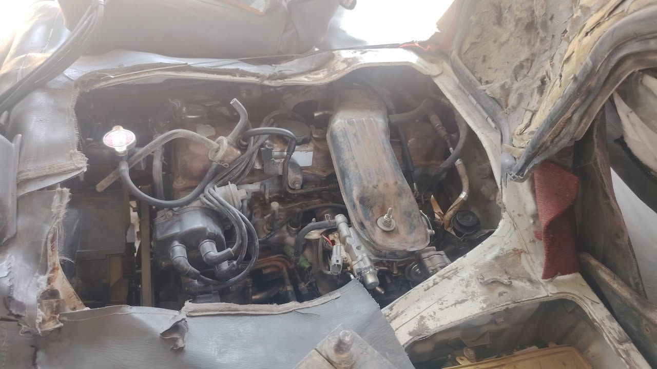 السلام عليكم للبيع او مراوس  حسب القناعه موديل 95 كير محرك اكسل صدر كله جديد داخلها جديد كشنات نيسان السياره جاهزه مابيها اي نقص  العنوان ديالى المقدادية السعر 43 اي استفسار ***********

