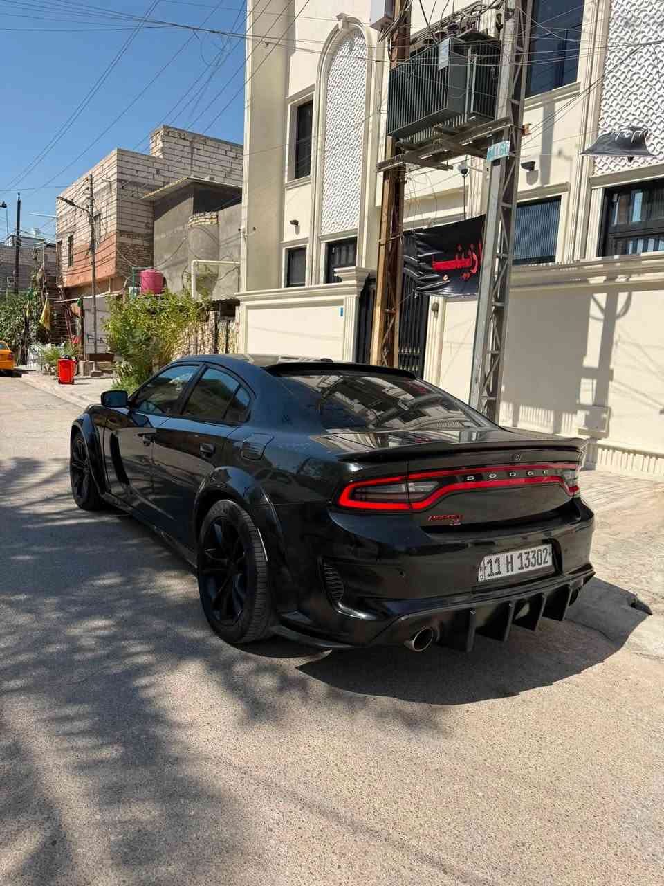 السلام عليكم
جارجر 2016 sxt
محدثة وايد بدي 
حجم المحرك V6   3.6L
داخل سستم كامل  كاربون ڤايبر
دوشمة جديده لون ازرق 
لدات اماميه متغير عدسة شيطانيه
حداديه 100‎%‎
الحادث مثل ما محدد بسونار  3 قطع بدون ايبركات وشواصي البجم كبس 
رقم بغداد باسمي 
عنوان بصره 
السعر 175
للاستفسار ***********
