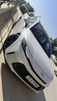 ،  تويوتا كامري هايبرد LE  2025 وارد عبد اللطيف جميل ماشية ٢٧ الف كيلو...