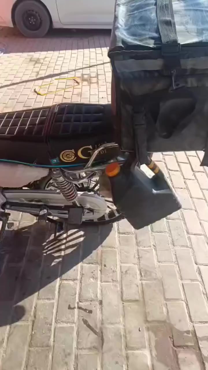 سلام عليكم. لللبيع تبديلة دهن وحدة والثانيه مامشت دراجة. 25كلها بلادي مابيها شخط. سعرها حلوو للجناية مكاني حي الاجبيريه الثالثة.


**إذا كنت صاحب هذا الإعلان وتريد حذفه لأي سبب، رجاءا أرسل رسالة إلى الدعم الفني**