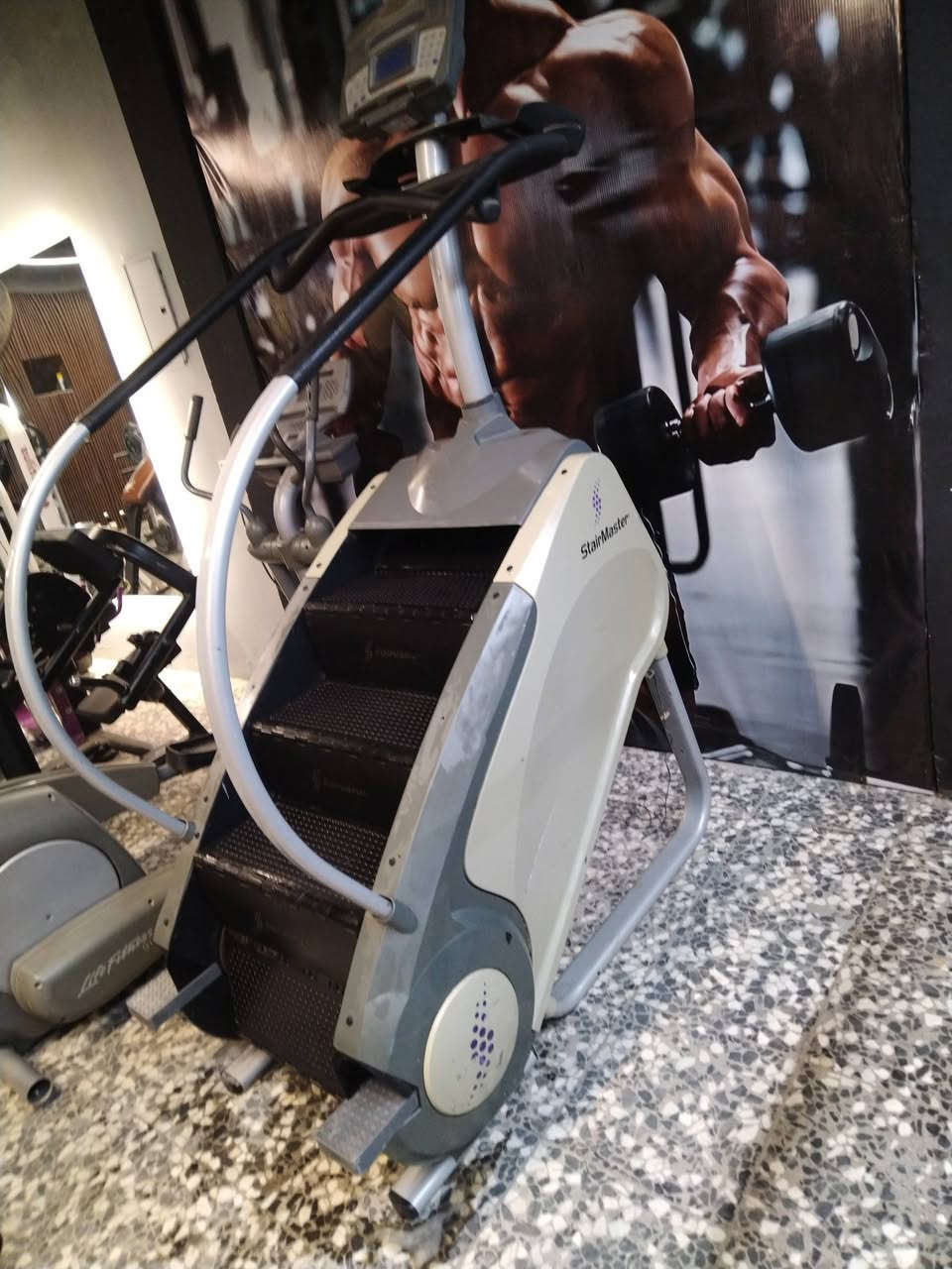 درج للبيع العنوان بغداد ***********
