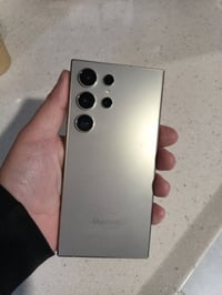 للبيع سامسونج اس 24 الترا 256 لون سلفر جديد جدا جدا بدون لا طخه ولا شخ...