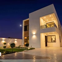 المربع الذهبي • ٢٥٠م • مودرن كلاسيك