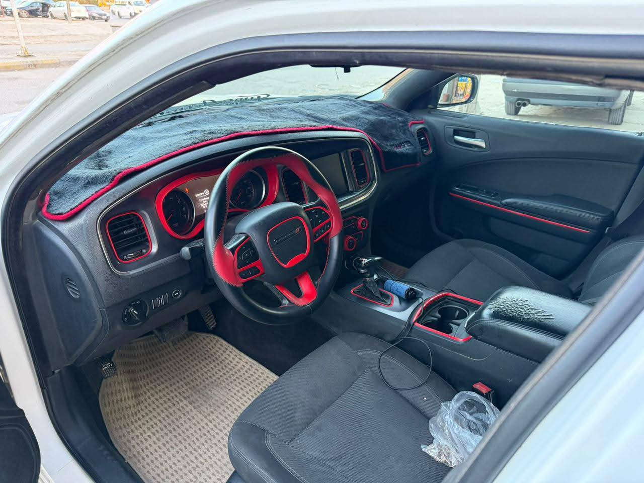 السلام عليكم
جارجر للبيع موديل 17 وارد أمريكي اصل حادثه موجود بالمنشور بدون دواخل مكينه 3600 كير حداديه تبريد تخم تاير كوله جديد رقم بغداد سنويه ل27  بيع مستعجل اصلا مو سعرهه هذا 

السعر:140 وبيه مجال 
مكاني : بغداد 
للاستفسار ***********
