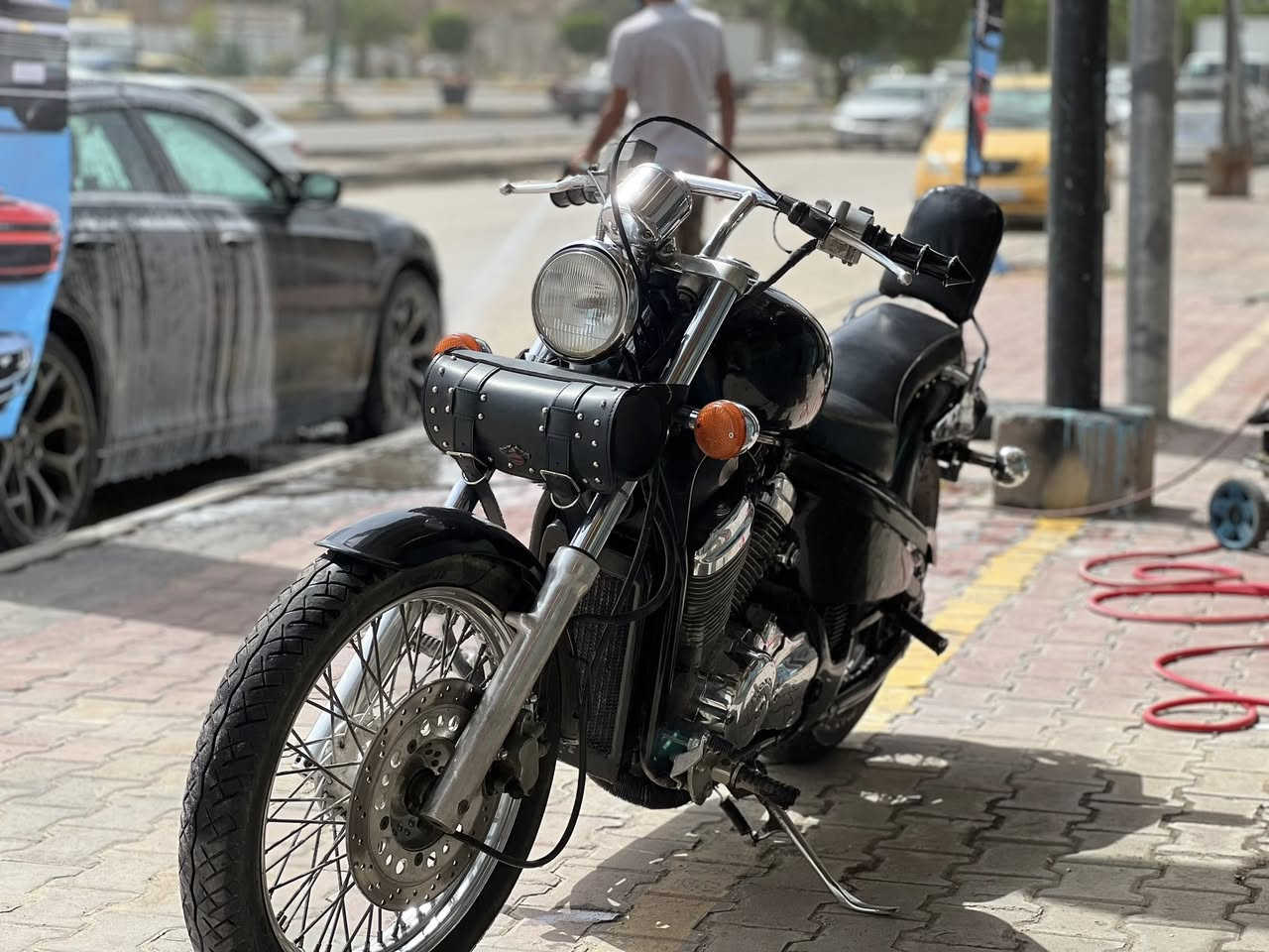السلام عليكم هوندا ستد 400cc للبيع الدراجه كفاله عامه فقط بيها الزنجيل شويه تعبان يرادله تبديل الدراجه محركه بلادي مامفتوح فقط الماكنيت مبدل ب قطعه تفصيخ يعني هم مال شركه الدراجه نظيفه اكثر من الصوره تجي و تشوفها احلى من الصور مكاني كربلاء الدراجه اوراق بدون رقم 
*********** هذا رقم تلفوني مامتواجد ع الفيس السعر ١٤ ورقه و بي مجال حك الجيه
