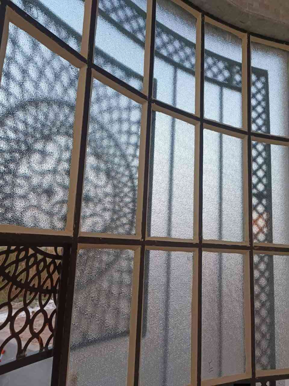 تركيب وشد كافه انواع زجاج ✅
بأسعار تنافسية 💱💲 
***********
