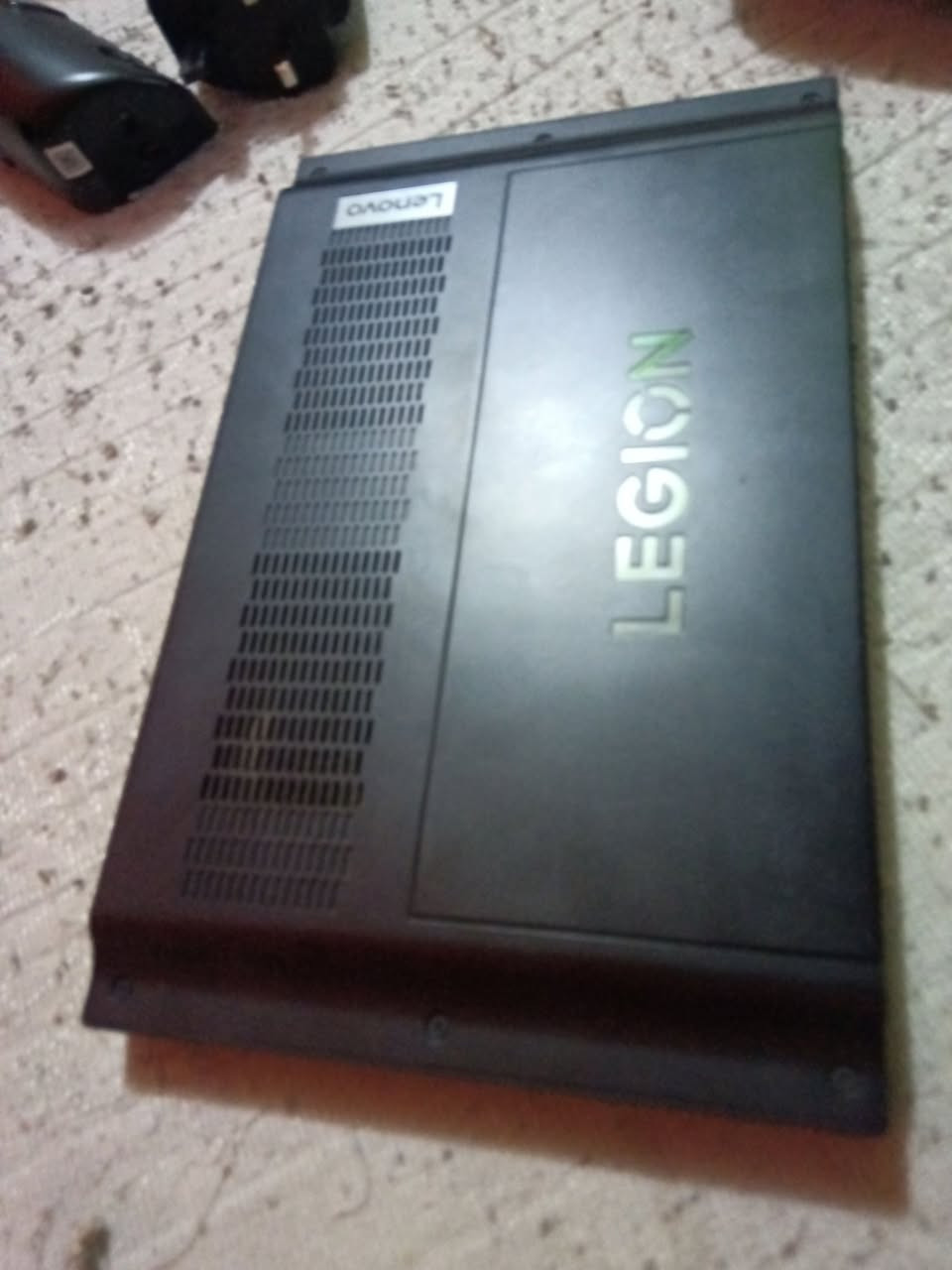 لينوفو ليجين گو Lenovo Legion Go 512GB.

السلام عليكم.

جهاز محمول Lenovo Legion Go.

نظافة 98%.
بطارية: 94.4%.

التفاصيل:
واقي كسر.
كڤر جيلاتيني.
شاحنة مال جهاز.
جنطة مال جهاز.
ذاكرة 512GB.
هاب مال جهاز شركة لينوڤو.
جوستكيين.
رام سوني منزل عليه النظام مع كامل التعاريف حتى تفرمت باي وقت على راحتك.

⚠️نقوصات⚠️ 
القطعة اللي تنحط بيها الجوستك للاستخدام كماوس.
الجوستك الايمن بطاريته منتهية، من تشلعها من الجهاز گبل تنطفي.

السعر 750 الف.
اكو توصيل.


**إذا كنت صاحب هذا الإعلان وتريد حذفه لأي سبب، رجاءا أرسل رسالة إلى الدعم الفني**