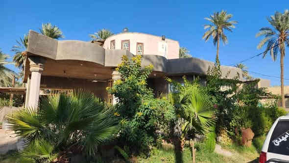 واجه88 م نزال 45 م
معا بيت بناء طابوق مسلح 200 م
وبقطعتين مدفونة 200 ب200
ومع حديقة 60 م
 عدد نخلة 70حمال ونشو 
حمضيات مشمش وكوجه ونارنج ورمان وسفرجل وزيتون وتفاح وتكي وتين ولنك الدنيا
معا أشجار حمضيات 
سعر700ميليوان وبي مجال
 طابو زراعي الاتصال علي ***********
