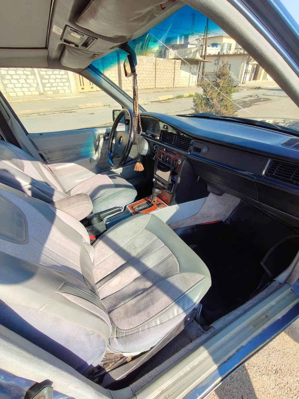 مارسدس 190توماتيك موديل1992 محرك ونجي المرقوب محرك وكير شرط كاربون بانزين رقم صلاح الدين دولي مسطره بسمي تحويل وكاله اني الشرعي  مصبوغه حجل فقط بلا ضرر طخم تاير جديد كربائيتها كلها شقاله السعر 43وبيها مجال العنوان الموصل الايمن حي التنك قرب دورة الصوره
رقم الهاتف***********
رقم الهاتف ***********
