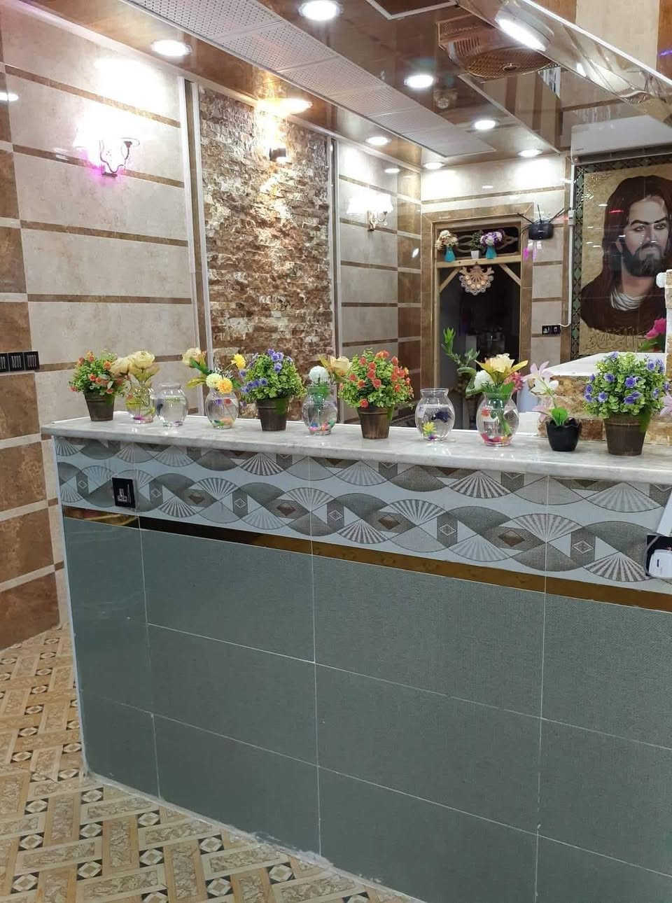 يا الله بيت للبيع المساحه 100 متر حي ميسان قطاع 24 طابقين الطابق الاول غرفه وصاله واستقبال ومطبخ صحيات خارجيه وداخليه طابق الثاني غرفتين وصاله وصحيات شغل درجه اولى شغل جنايه السعر 130 مقابل للتفاوض الاستفسار مراجعه مكتب بركات اهل البيت ***********
