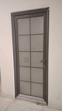 مجمع الفنر • ألمنيوم PVC • شارع المكاتب