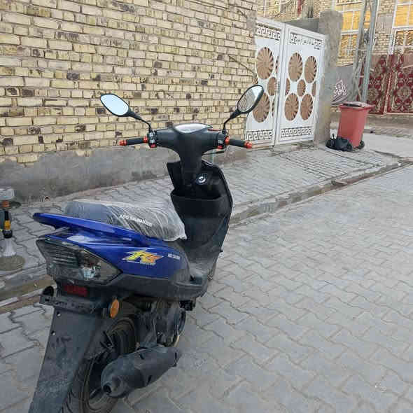 دراجه ماكس عدله 2025 صارله 10ايام من نزلته من الوكيل السعر 900الف ما ماشيه بعدهة بلاد الاتصال على الرقم/***********
