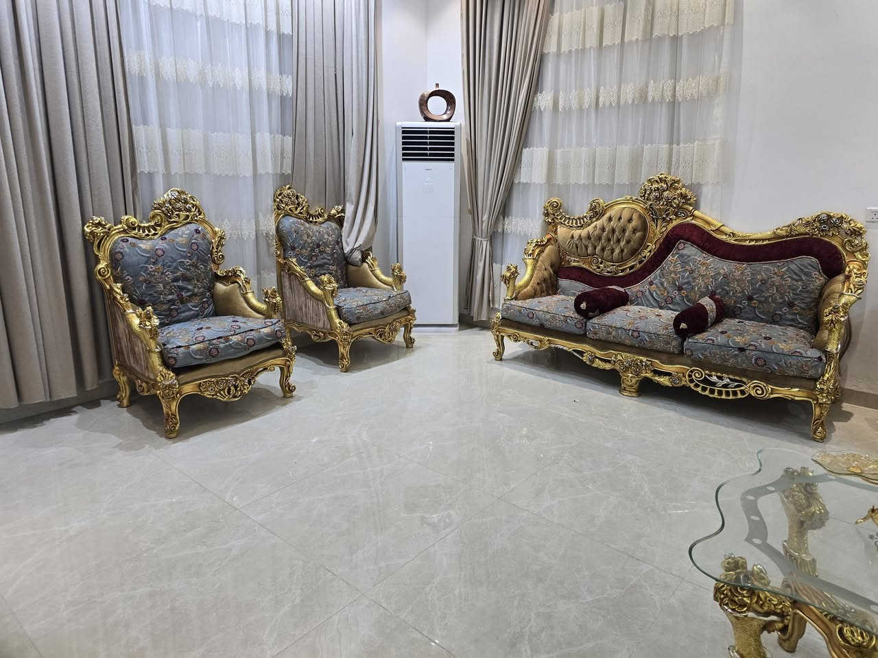 تخم زان مصري 
١٠ مقعد 
نظافه ٩٥/١٠٠
***********
