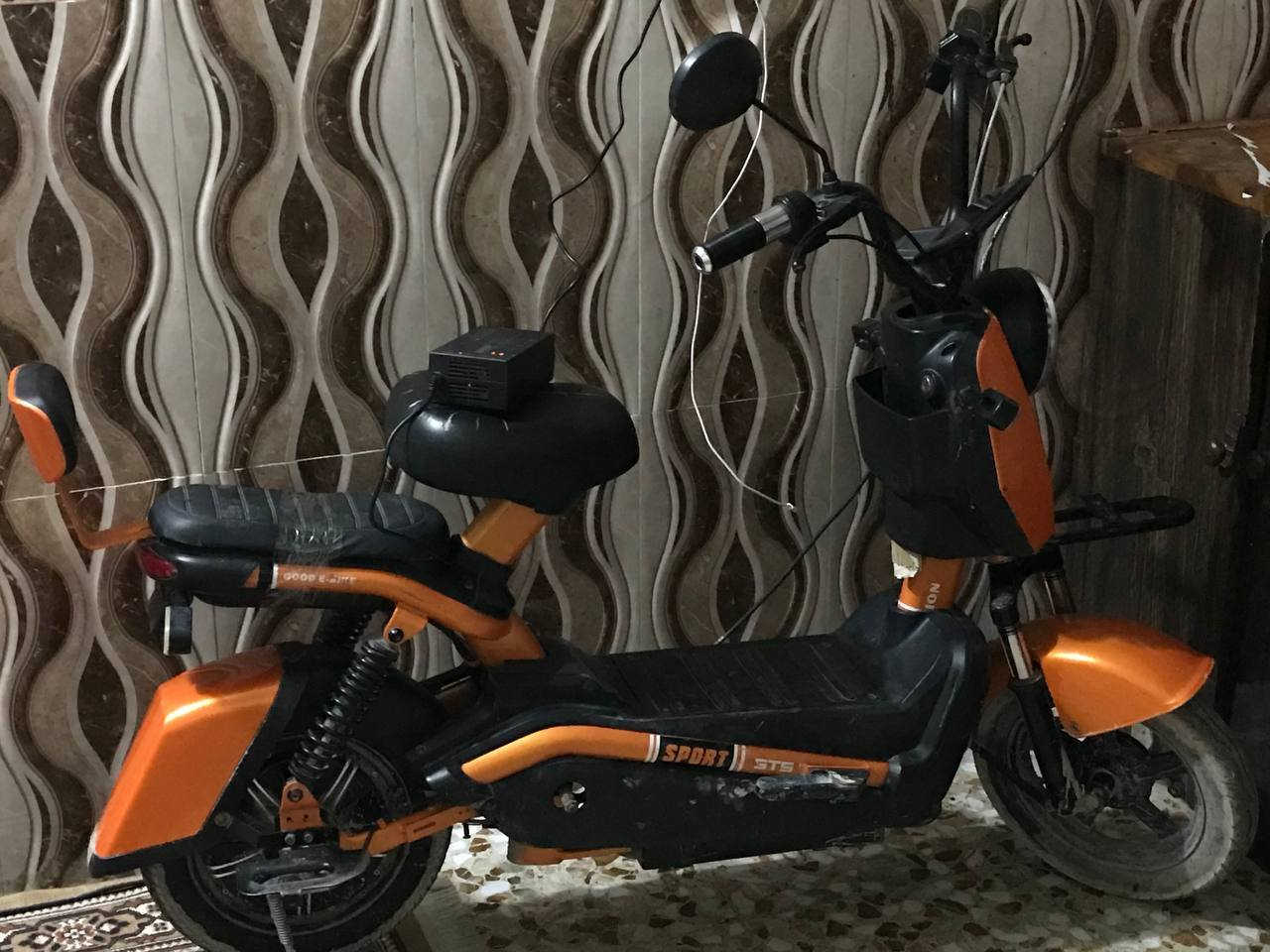 دراجة شحن نظيفة عوزهة بريكات فقط حجم20 السعر 200  مجالهة بسيط  بطاريات نظيفة المكان مدينة الصدر واتساب ***********
