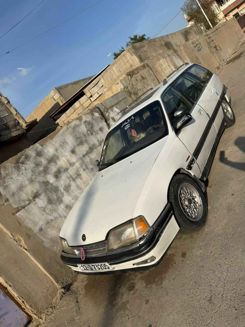 سلام عليكم
اوبل اوميكا استيشن 
موديل ١٩٩٢ اوتوماتيك 
سنويه جديد لحد ٢٠٣٠
سياره مال بيت نضيفه 
كلشي على وضع الشركه سياره فول اتوماتيك 
شاشه كاربلاي 
السعر ٢٧ ومجال العنوان كركوك القادسيه الثانيه مقابل حلويات الحلواني 
للاستفسار ***********
