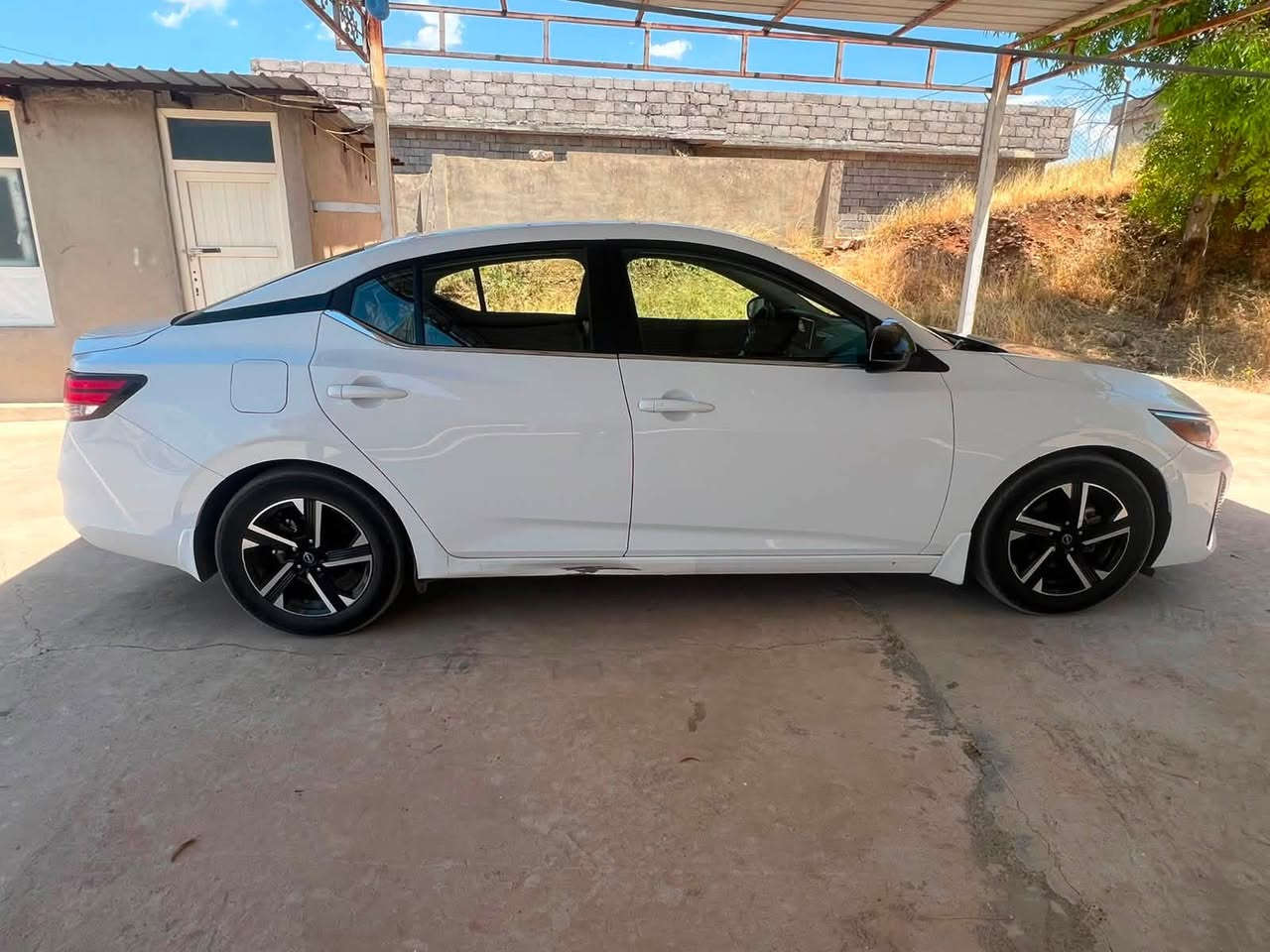 السلام عليكم
موديل 2024 SV
2024  NISSAN SINTRA SV

ضرر : بونيت + داخل شوي بي + السقف ٣ مكان صغير بقصة
 
تحويل وكالة يوم ثاني رقم سنوية جديد 

سعر : 118$ قفل  🔐 الرجاء بدون معاملة 
مواصفات SV
☑️محرك 2000
☑️بصمة تشغيل بصمة ابواب  
☑️تشغيل عن بعد 
☑️كاميرا خلفيه دواره 
☑️حساس خلفي 
العنوان اربيل  
رقم تلفون و واتساب ***********
