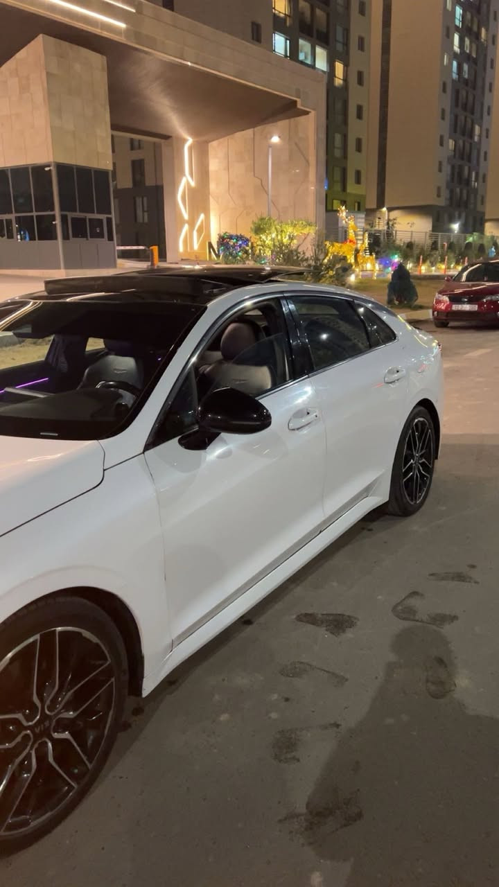 اعادة نشر بسبب الوعود الكاذبه سلام وعليكم كيا كيفايف جيتي للبيع
حجم لمحرك 2500تيربو طياره✈️
موديل 2021وارد أمريكي حادث تبديل جاملغ السايق فقط من امريكا 
وصار عندي الباب صبغ مال سايق ولبنيد وتحت المسطره مال لايت لخلفي صبغ فقط  بدون لغد مكفوله من لدواخل ايرباك ستيرن مبدل سستم كامل
—————————————————————————

 نوع الكير 8dct نمر دبل كلج✈️
تتفئه وتبريد كشنات مع تتفئه ستيرن 
ستيرن علا شكل حرف D
مقاعد السياره جلد مع ختم علامه gt كشن حاضن 
سستم سماعات بوز ارقى شركه 
لايت لخلفي لد 
لايت لأمامي 3عدسات علا كل لايت مع لد لون اصفر علا حافه الايت 
اوتو هولد 
ترحيب عند الأقتراب 
مري متحركه عند الرجوع 
حساس ضغط الأطار 
رادار جانبي امامي خلفي 
نضام/ NORMAL/SPORT/SPORT PLUS/CUSTM
جام اوتو مع حساس عند المطر تشتغل الماسحات تلقائي
تبريد قطعتين ثلج 
عليه كت سوادات اني ضايفه 
كامره خلفيه
مانع انزلاق 
تحديد مسار 
تثبيت سرعه 
سياقه ذاتيه 
مانع تصادم
صندوق ذكي فتح عند الأقتراب
بصمه تشغيل مع بصمتين 
مع منفذين شاحن خلفي بقوه 12 v
ومنفذين امامي 12 v
سبير منازل مع عدة الفتح 
شاشه كبيره اكبر حجم 
تحكم في صوت المحرك في الشاشه
تحكمات ستيرن جهتين 
سستم كزوز بلادي 4 صالنصات 
ويل رياضي مع ختم جيتي في الفك 
هاند بريك بصمه
جناح اسود خلفي 
بلاجكتور امامي بلادي
حافض أكواب مع شاحن لاسلكي 
أبواب بصمه مع بصمه تشغيل
—————————————————————————
وبعد هواي مواصفات مذاكرهن سعره 180 قفل او مراوس حسب لرغبه 
مكاني بغداد حي الجهاد رقم اربيل تحويل بسمك شوكت ما تريد 
رقمي /***********
