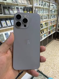 آيفون ١٥ برو ماكس • ٢٥٥ • بطارية ١٠٠