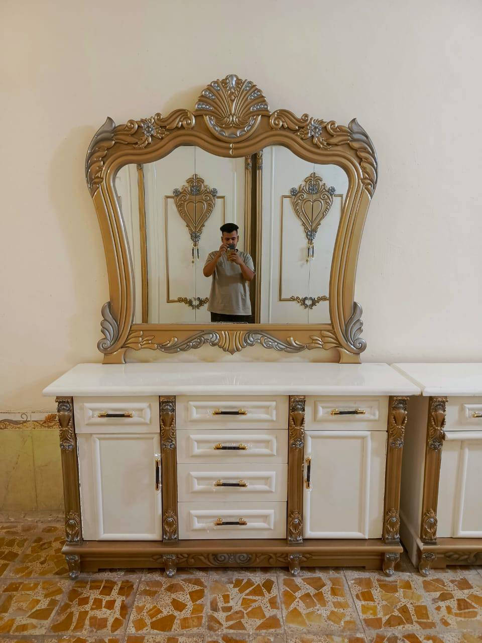 نجاره شغل عراقي تزكام
مكان الناصريه 

(نجارت ابو منتظر /) ابو مروه النجار

***********

بي واتساب
