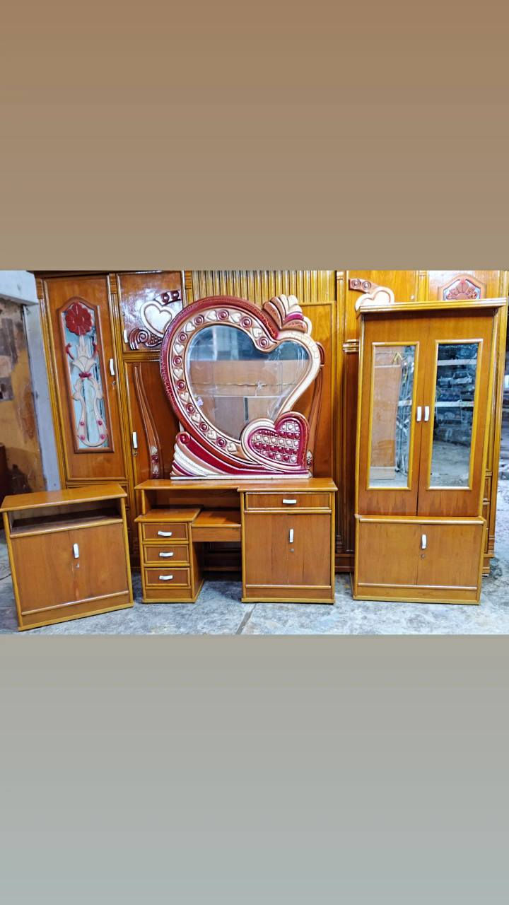 غرفة نوم مستخدمه صاج ست ابواب ملحق صاج داخل وخارج صاج زاويه كنتوريه ضهر كنتور ضب  براغي جرجوبه 
العنوان بغداد موبايل ***********لدينا خدمة توصيل بكروه بغداد, العراق
