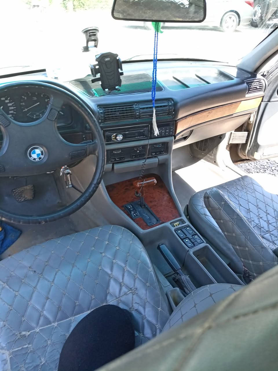 السلام عليكم BMW730السياره خير من الله نقصه بس غاز مكان السياره حله دبله سعره 42اوبيه مجال رقمه كربله راعيه دبله الشراي يتصل ***********
