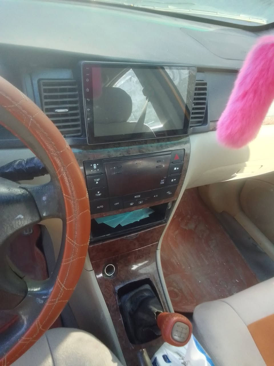 السلام عليكم من رخصه مدير لكروب المحترم متاح جيلي اف سي مكينه الماني كير عادي لايت زنون مع بلوجكترات زنون شاشه كامره خلفيه رقم بغداد انكليزي تحويل مباشر سعر 38 وبيه مجال استفسار  ***********
