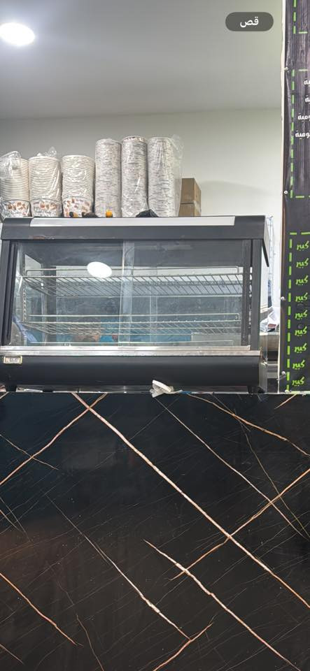 مطعم كامل للبيع
يشمل ..
جدر كنتاكي شاشه خضره 
گرل مع قلايه  
فرن بيتزا هو والميز  
كابسه صاج  
حمايه كنتاكي وفنكر (ايطالي )  
قلايه احاديه
 مجمده وسط
شوايه كص 5 مشاعل مع الميز والشيش 
2 ميز ستيل الارتفاع 1.50والطول متر والعمق 50
دگت مع بوچه ستيل مع ساحبه 
كاشير كامل مع الميز والطاباعات 

كل شي شغال عالفحص وعندي بعد كومه شغلات نواعم مثل سجاجيين وبلانكات اكثر من 20 بلانك صغير وكبير ووسط 
الديكور كامل بس تجي تشتغل 
سبب البيع .. عدم التفرغ للمطعم
المحل جاهز من ناحية الكهربائيات والديكور والمطبخ وباقي التفاصيل   
الموقع : علي الصالح 
***********
